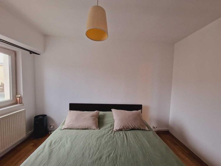 Apartament cu 3 camere decomandat în Zorilor