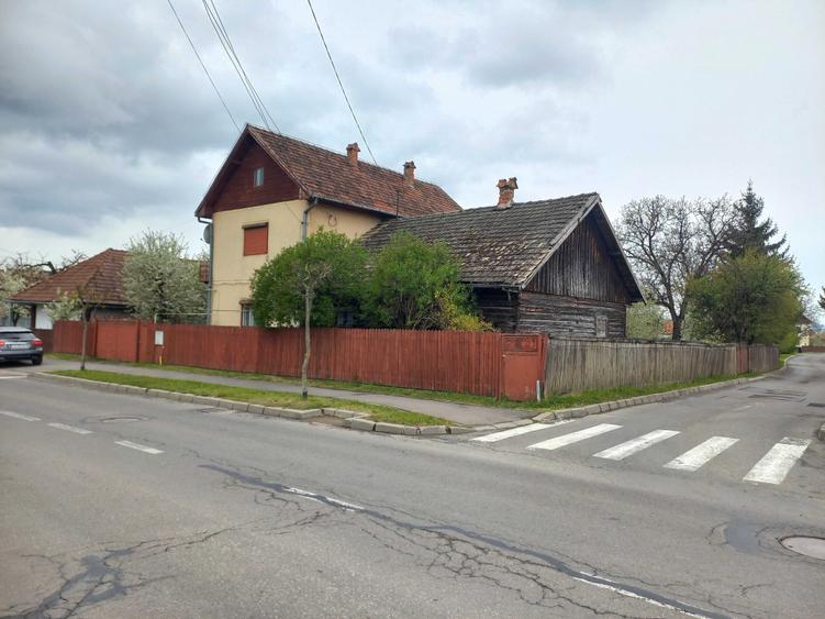 Casă cu 4 camere în Central