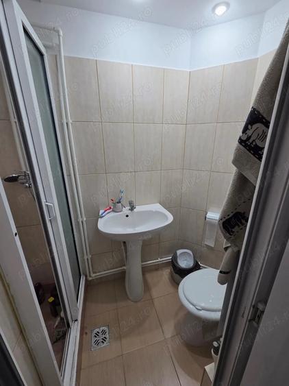 Apartament cu 4 camere decomandat în E3