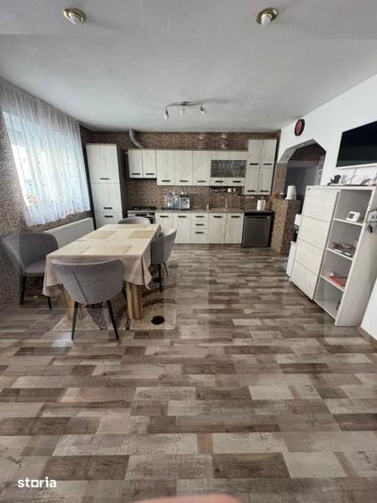 Casa in ?ofronea cu 2 corpuri, 5 camere, terase, garaj si teren gener - 17