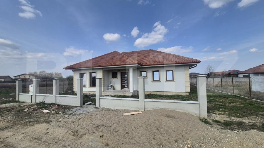 Casă individuală cu 4 camere cu Canalizare în Aurel Vlaicu