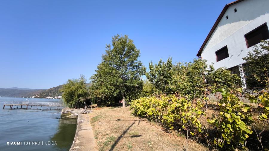 Casă individuală cu 4 camere cu Canalizare în Eșelnița