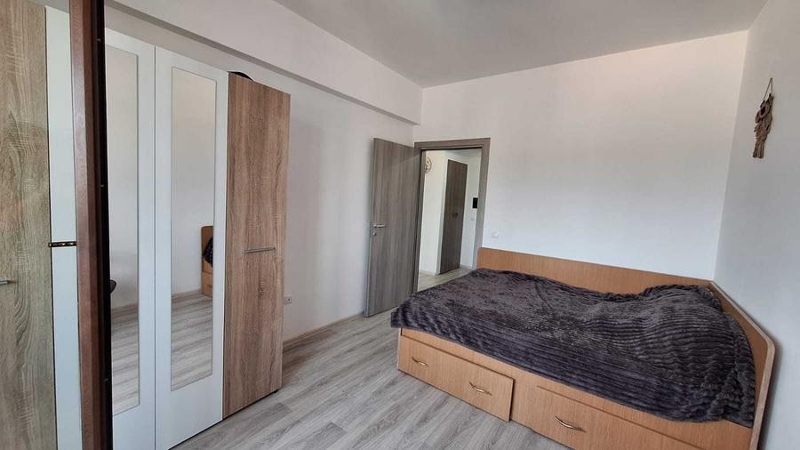 Apartament cu 2 camere semidecomandat în Valea Adâncă