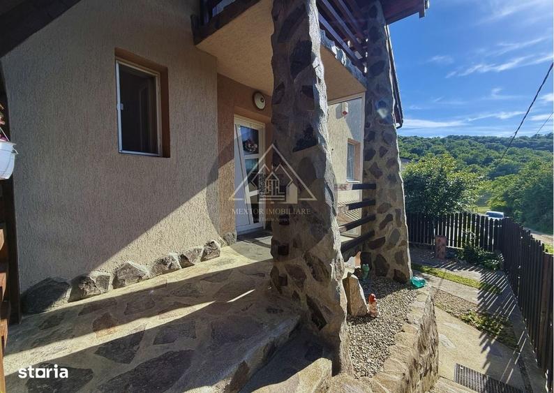 Casă cu 4 camere decomandat în Sebeș
