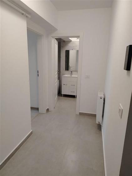 Garsonieră decomandată în Valea Adâncă