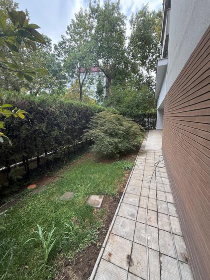 Apartament cu 3 camere decomandat în Primăverii
