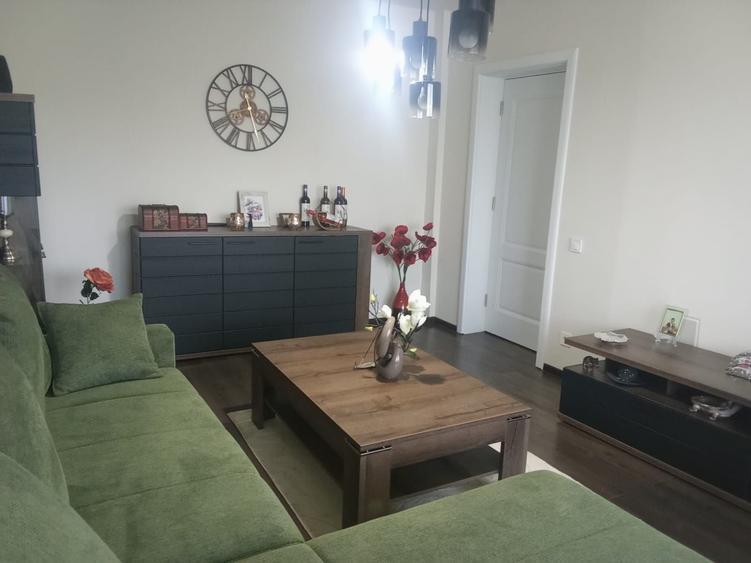 Apartament cu 2 camere decomandat în Democrației