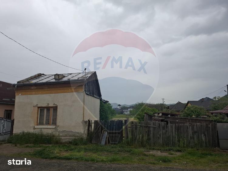 Teren de 1816 mp, în Central