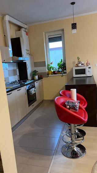 Apartament cu 3 camere decomandat în Ghiroda