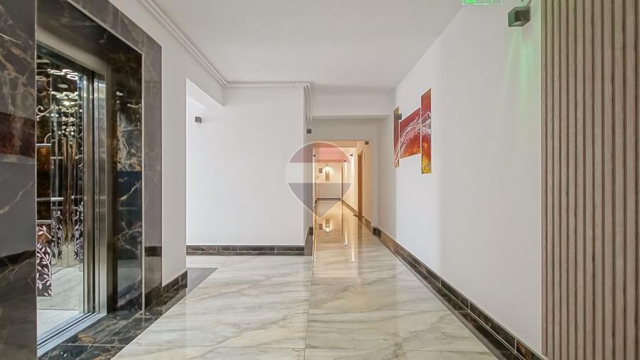 Apartament cu 3 camere decomandat, mobilat în Tractorul
