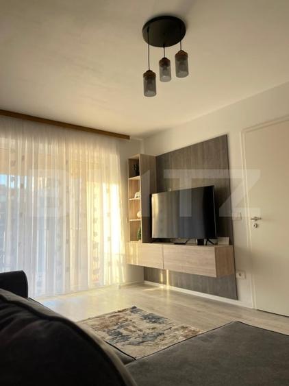 Apartament cu 2 camere decomandat, mobilat în Tractorul