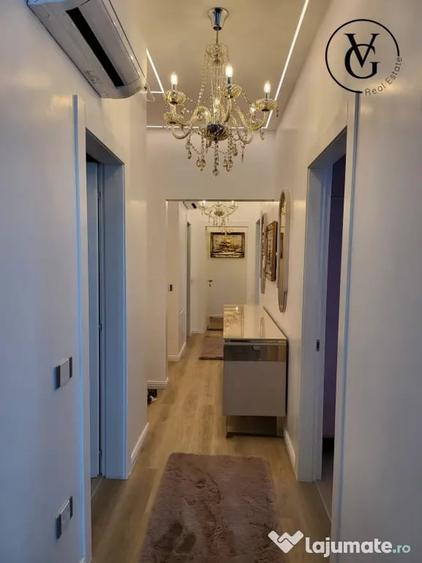 Apartament cu 4 camere decomandat în Central