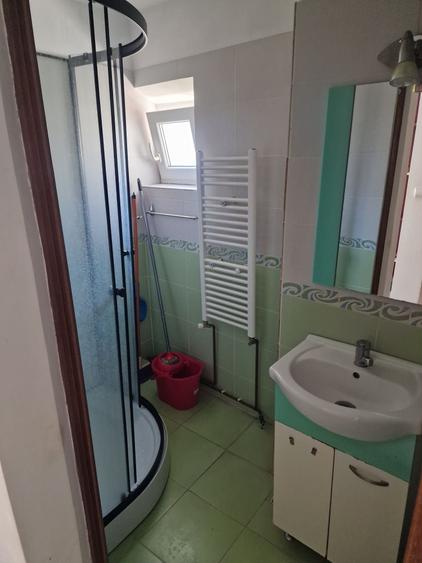 Garsonieră decomandată în Central