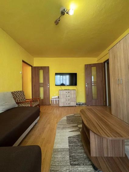 Apartament cu 2 camere semidecomandat în Tipografilor