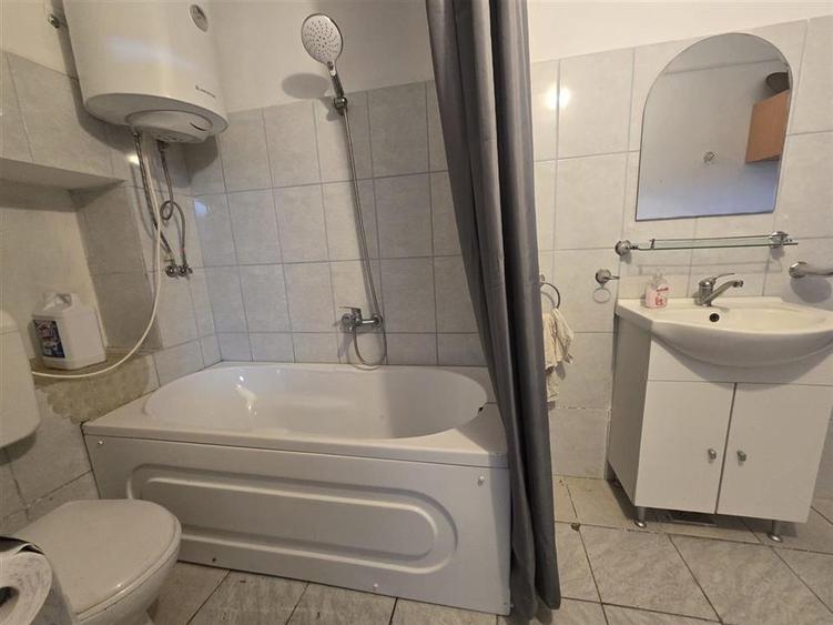 Casă cu 2 camere cu Teren 2685 Mp în Tăuteu