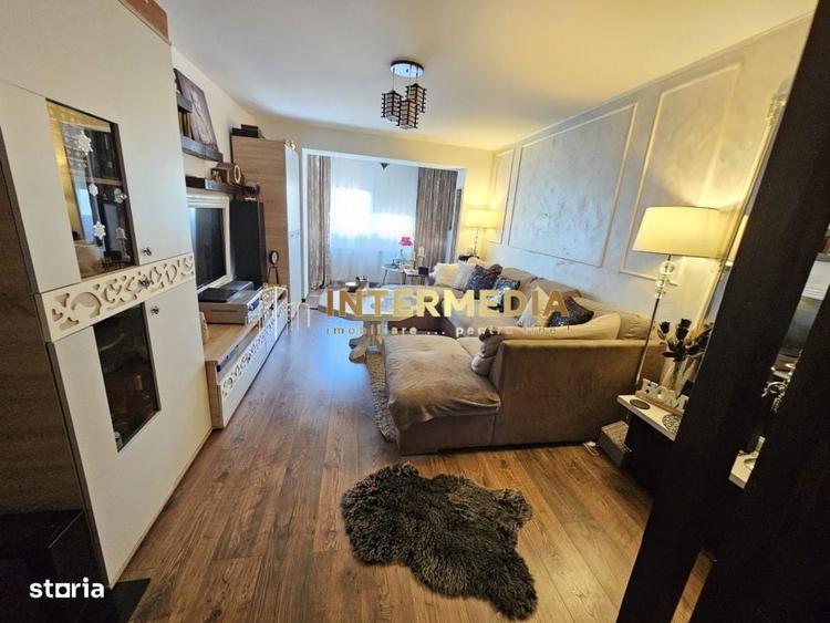 Apartament cu 3 camere decomandat în Cetate