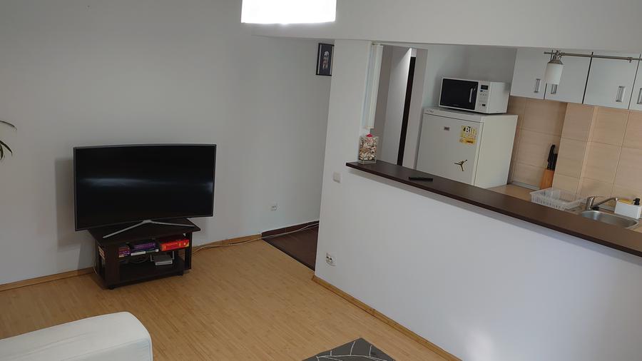 Apartament cu 2 camere semidecomandat în Băneasa