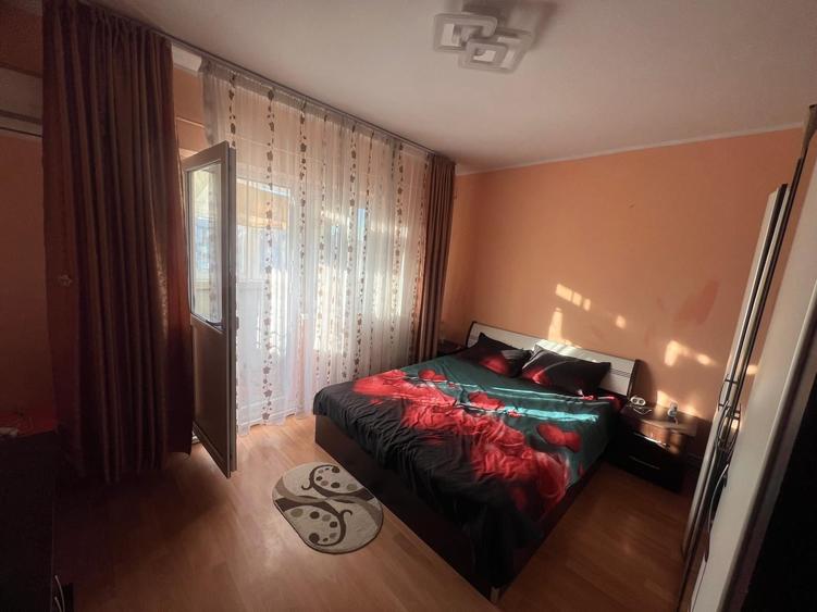 Apartament cu 2 camere decomandat în Micro 21