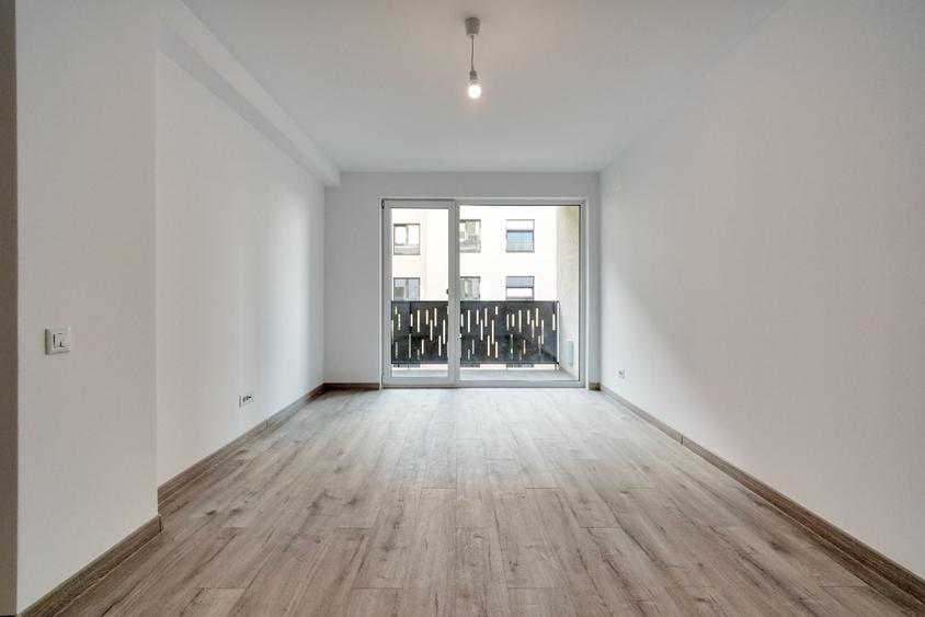 Apartament cu 2 camere decomandat în Tractorul