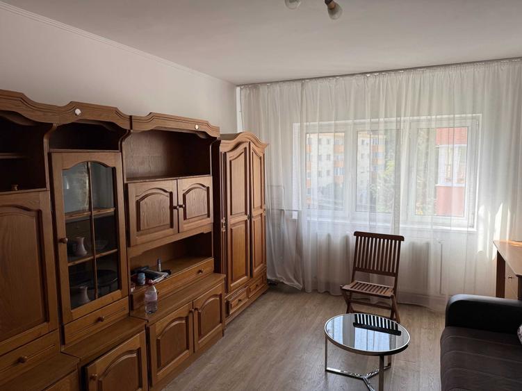 Apartament cu 2 camere decomandat în Plopilor