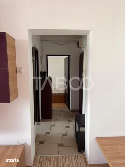 Apartament cu 3 camere semidecomandat în Lazaret