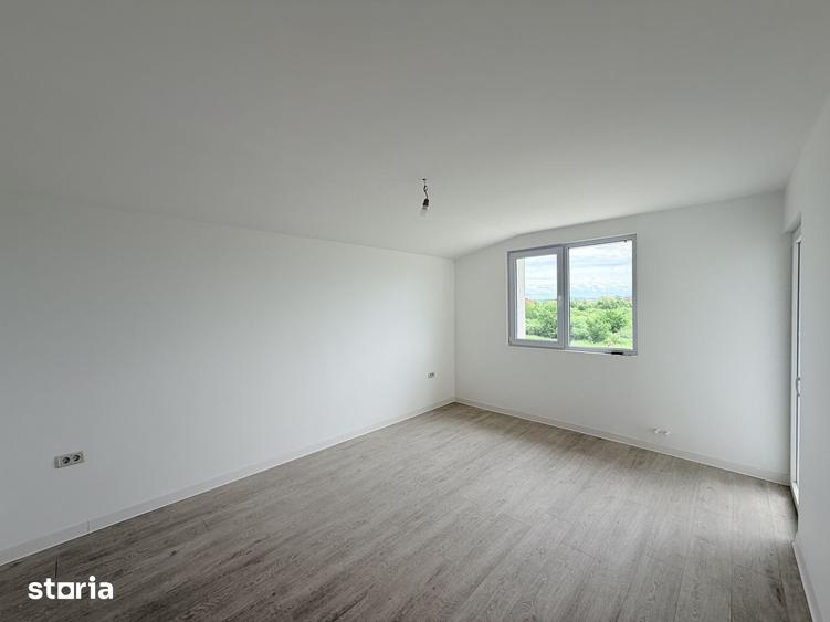 Casă cu 4 camere cu Teren 298 Mp în Vladimirescu