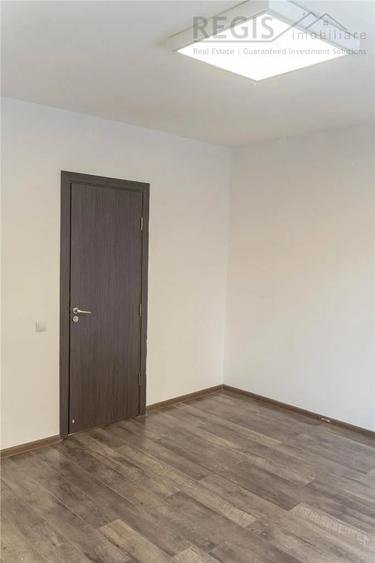 Spațiu comercial, de 300 mp, în Noua