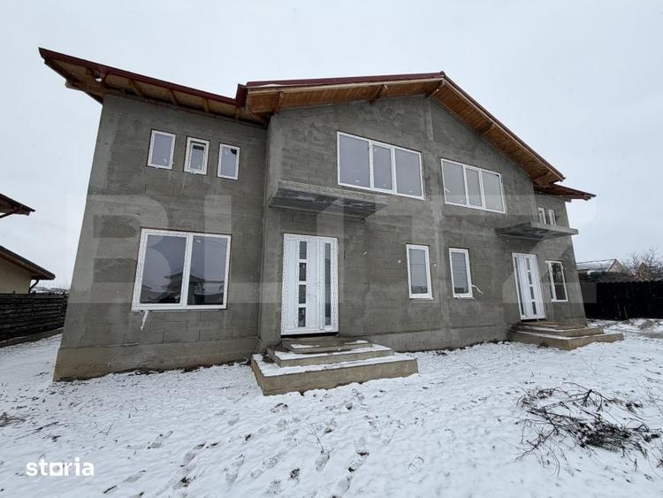 Casă cu 5 camere cu Teren 250 Mp în Malu Mare