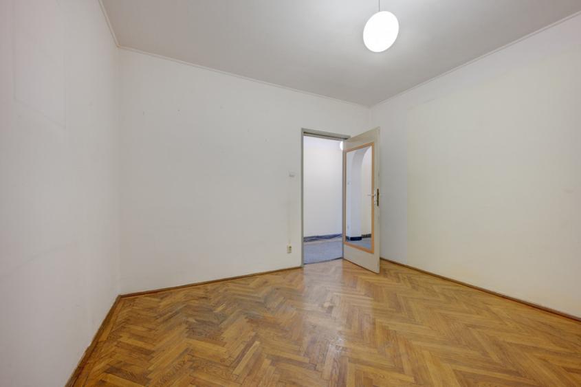 Apartament cu 2 camere decomandat în Basarabia