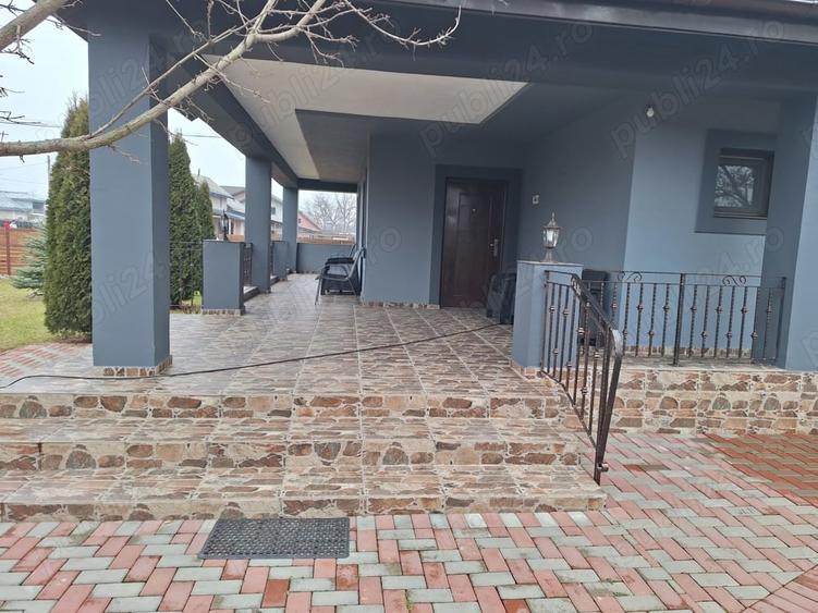 Casă cu 4 camere cu Teren 1453 Mp în Sculeni