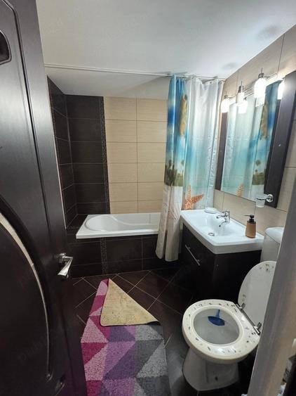 Apartament cu 3 camere decomandat în Nufărul