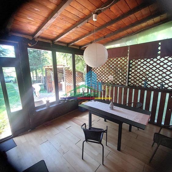 Casă cu 8 camere cu Teren 1050 Mp în Lepșa