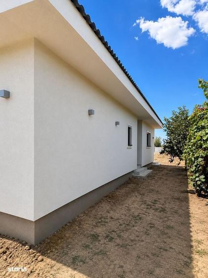 Casa pe parter in Albina | 74 mp utili - teren 334 mp | 125.000 - 5