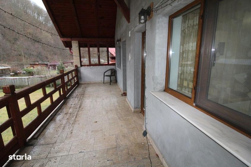 Casă cu 3 camere în Toplița