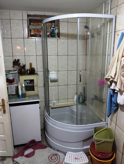 Casă cu 4 camere în Stănești