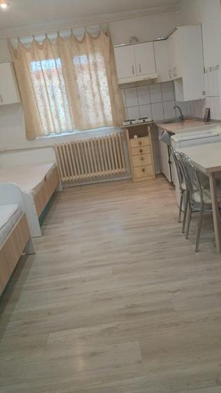 Garsonieră decomandată în Central