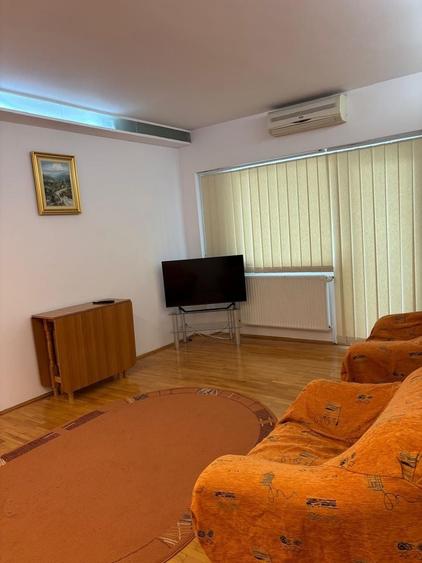 Apartament cu 3 camere, mobilat în Lacul Tei