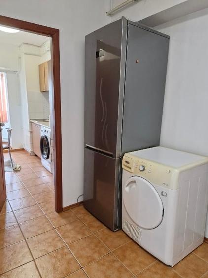 Garsonieră decomandată, mobilată în Nicolina
