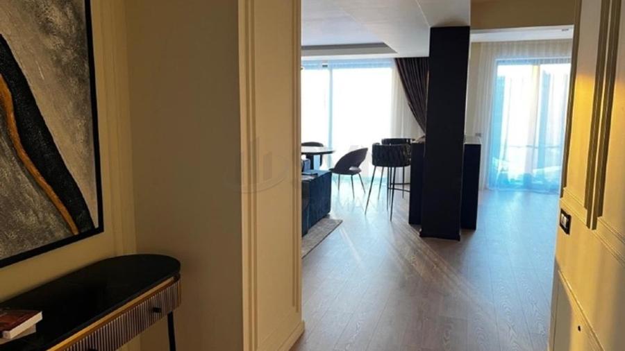Penthouse cu 5 camere decomandat, mobilat în Iancu Nicolae