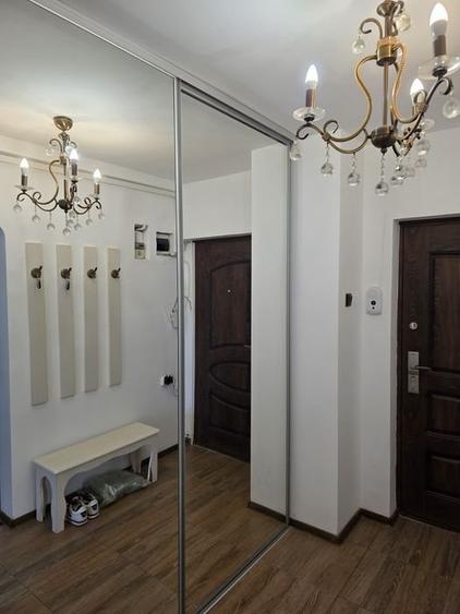 Apartament cu 2 camere semidecomandat, mobilat în Central