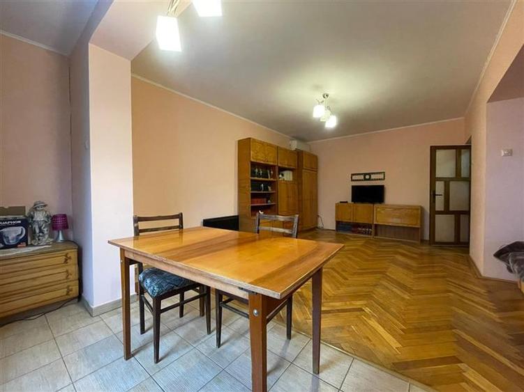 Apartament cu 3 camere decomandat, mobilat în Ultracentral
