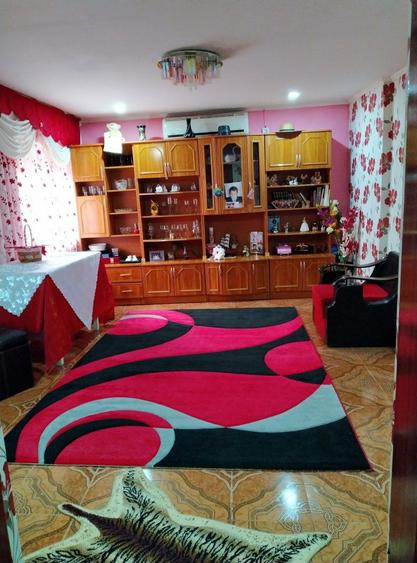 Casă cu 3 camere în Traian