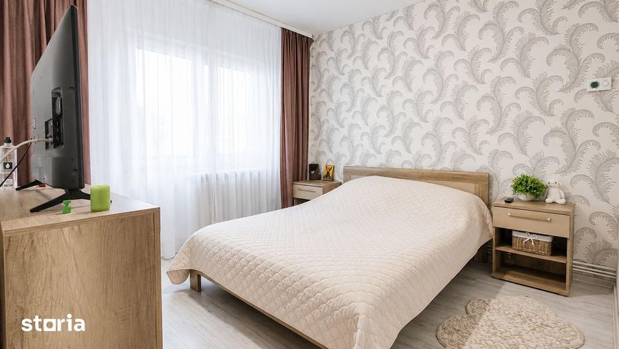 Apartament cu 3 camere decomandat în Nicolina