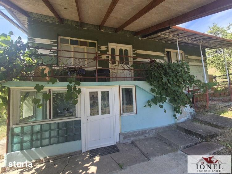 Casă cu 3 camere cu Teren 2651 Mp în Almașu Mare