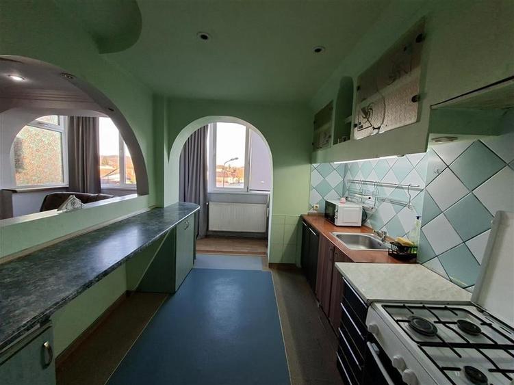 Apartament cu 3 camere decomandat, mobilat în Terezian