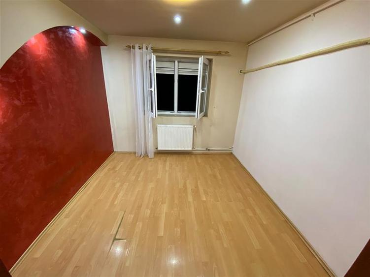 RECO Apartament 3 camere decomandat de inchiriat in Rogerius. - 5