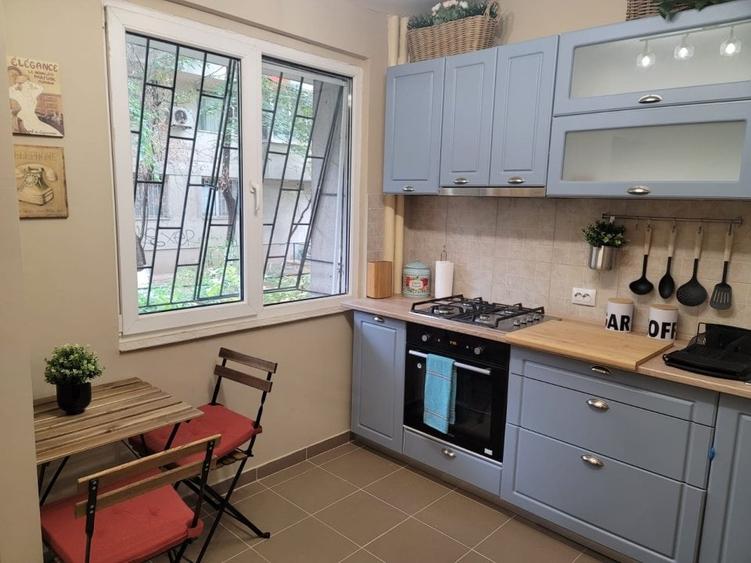 Apartament cu 2 camere semidecomandat, mobilat în Domenii