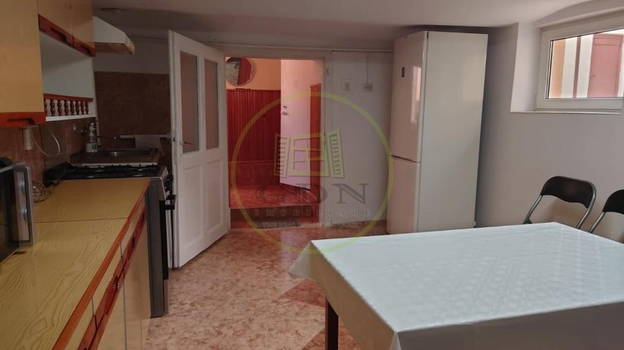 Casă individuală cu 4 camere cu Canalizare în Lupeni