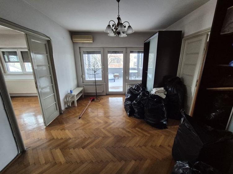 Casă individuală cu 5 camere cu Canalizare în Domenii