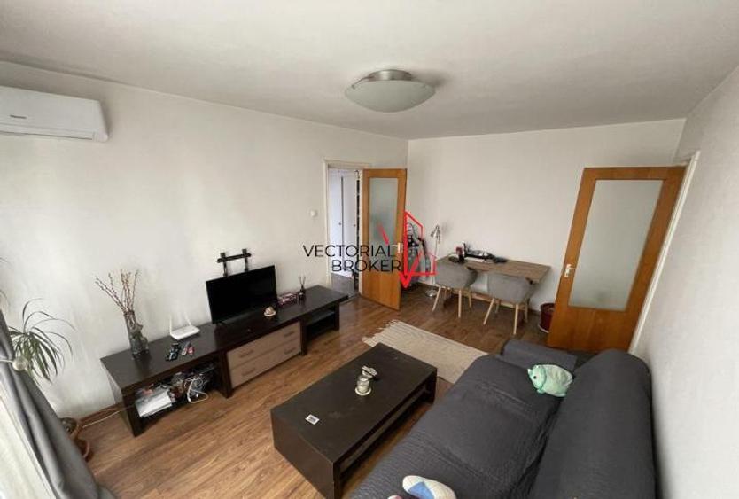 Apartament cu 2 camere semidecomandat, mobilat în Basarabia